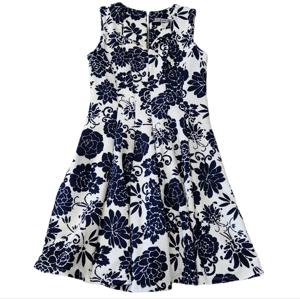 Danny and Nicole Sleeveless Blue and White Floral Dress
